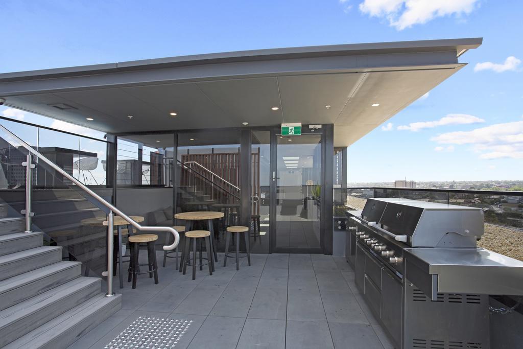 ☆ Heart Of St Kilda ☆ Infinity Pool+Parking+Wifi Leilighet Melbourne Eksteriør bilde