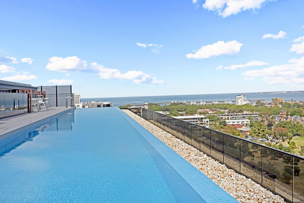 ☆ Heart Of St Kilda ☆ Infinity Pool+Parking+Wifi Leilighet Melbourne Eksteriør bilde